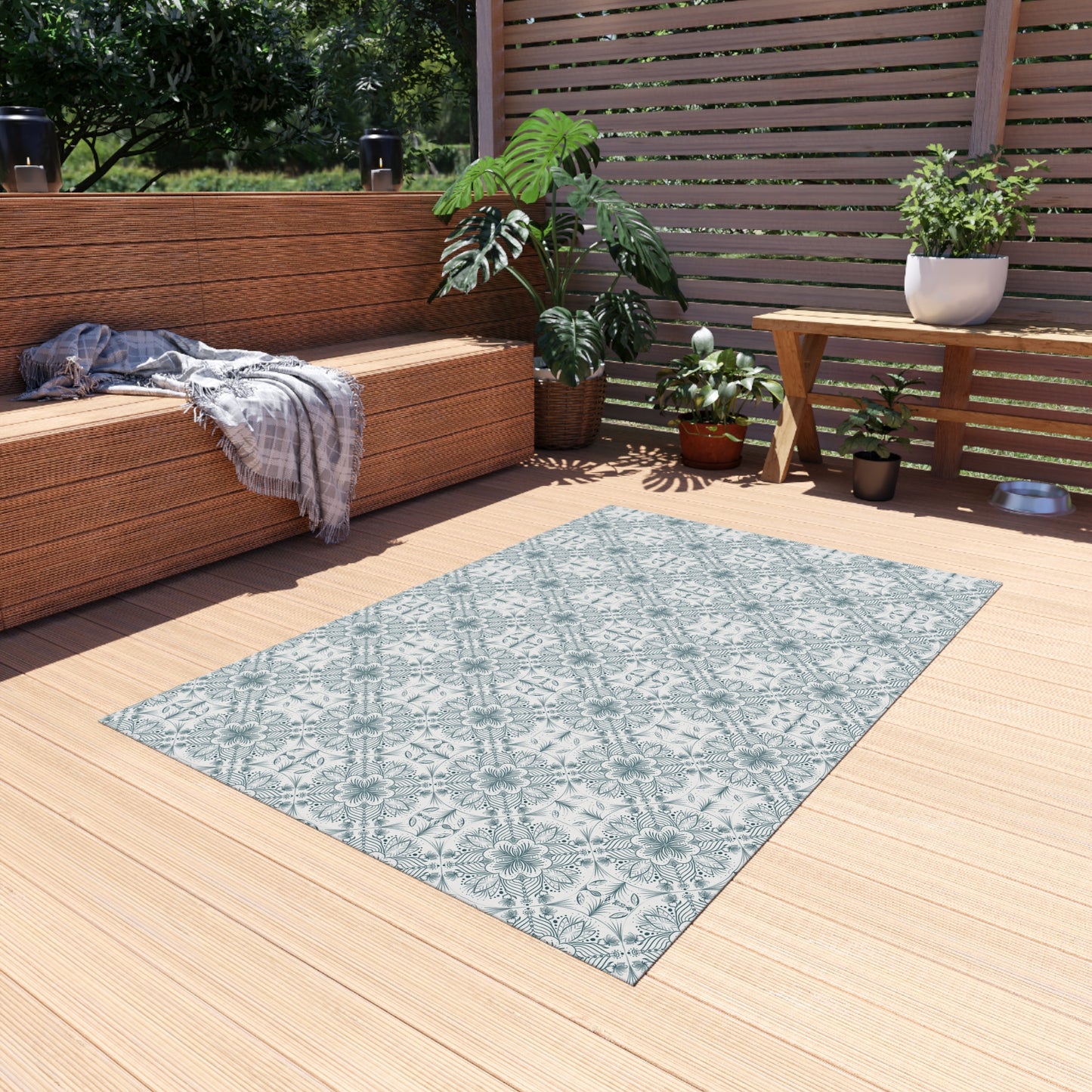Elegant Outdoor Rug - Floral Pattern for Patio & Garden Decor