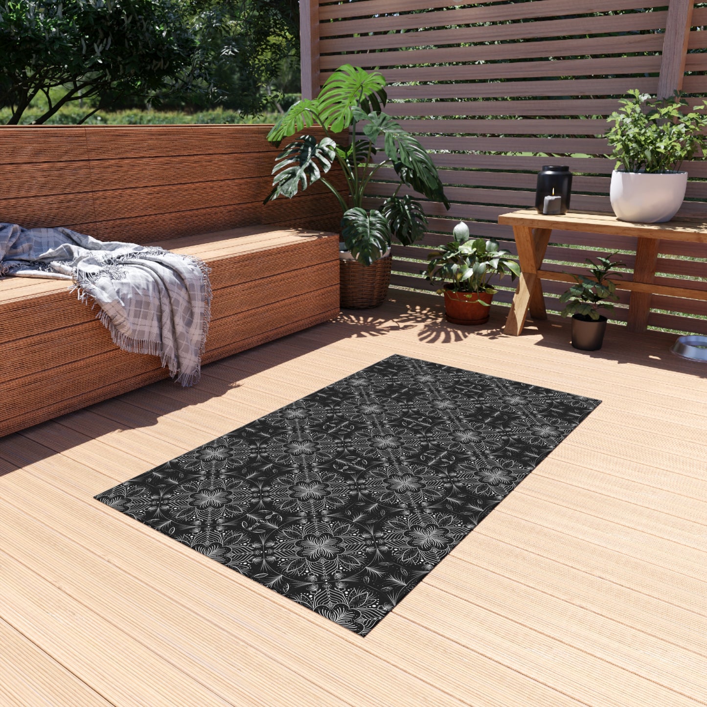 Elegant Outdoor Rug - Floral Pattern for Patio & Garden Decor